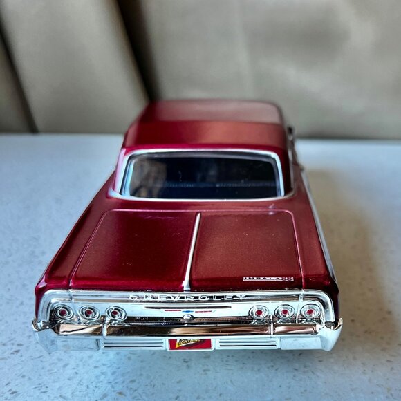 1964 Chevrolet Johnny Lightning Impala Diecast Model Car 1:24 Scale Vintage Maro - Picture 5 of 13